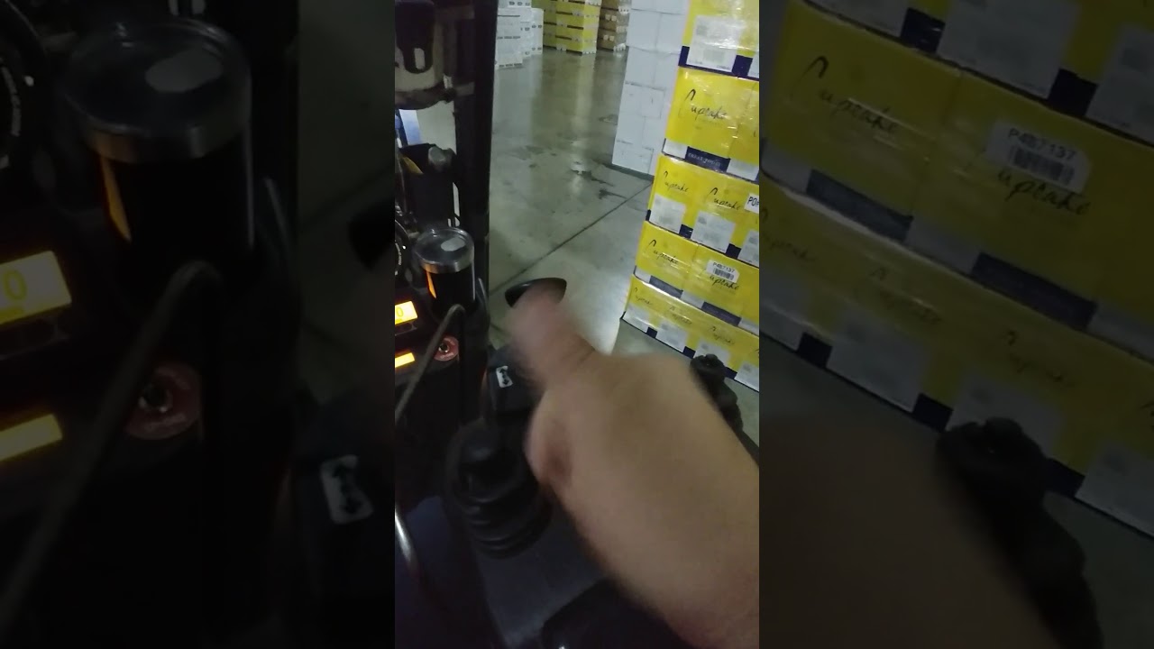 Clamp forklift controls