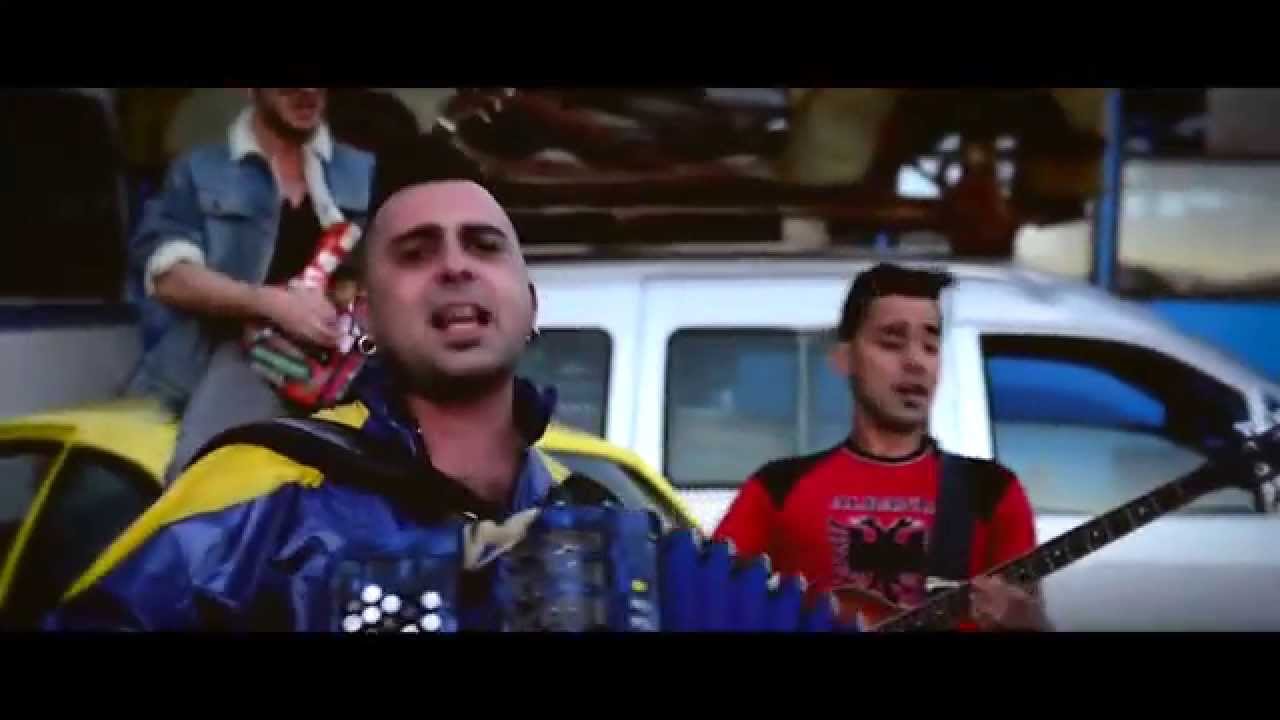 IO TE E PUCCIA - MACHINA GIALLA ( macchina gialla - video 2014)