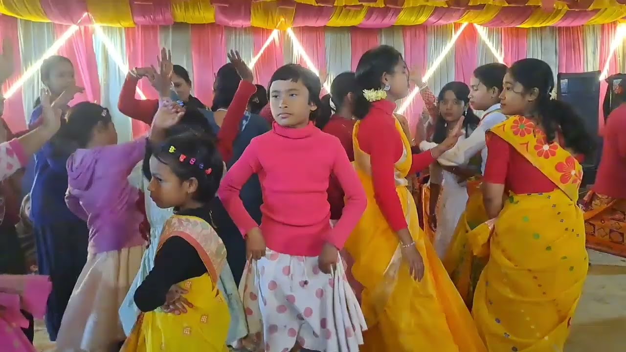 Ukho Ukho Siriser Niche Chahi Gach || অপূর্ব সুন্দর নাচ ||