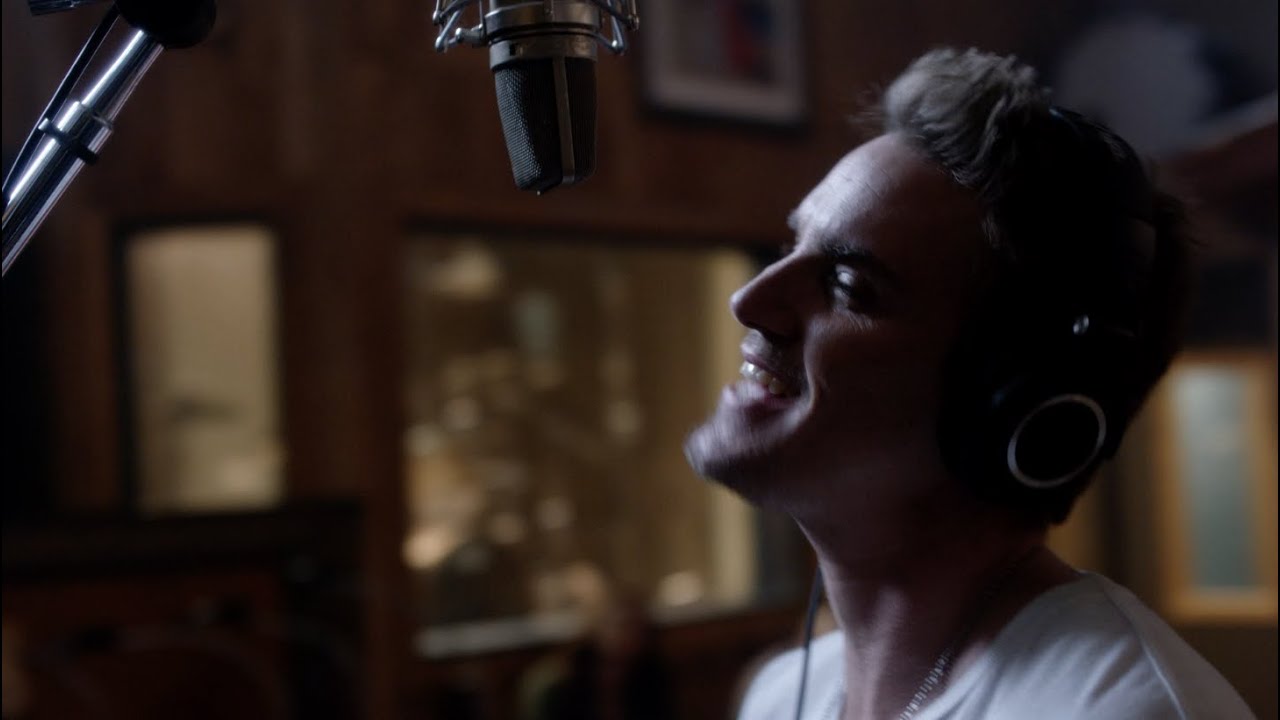 Riley Smith (Markus) Sings 