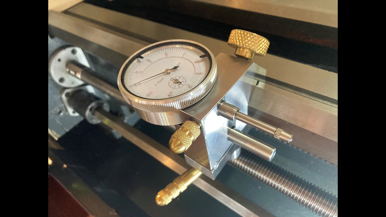 Carriage stop with dial indicator, no tools required
