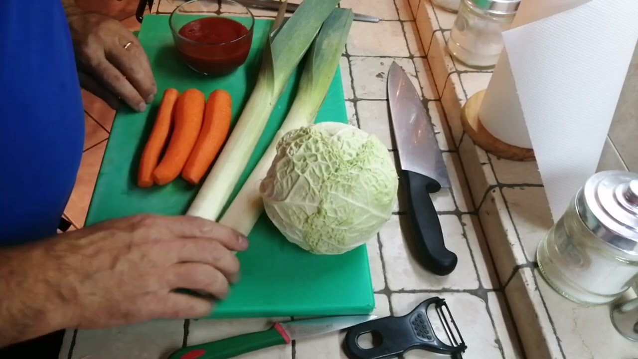 Zuppa con ceci e cotenne (piatto della tradizione)