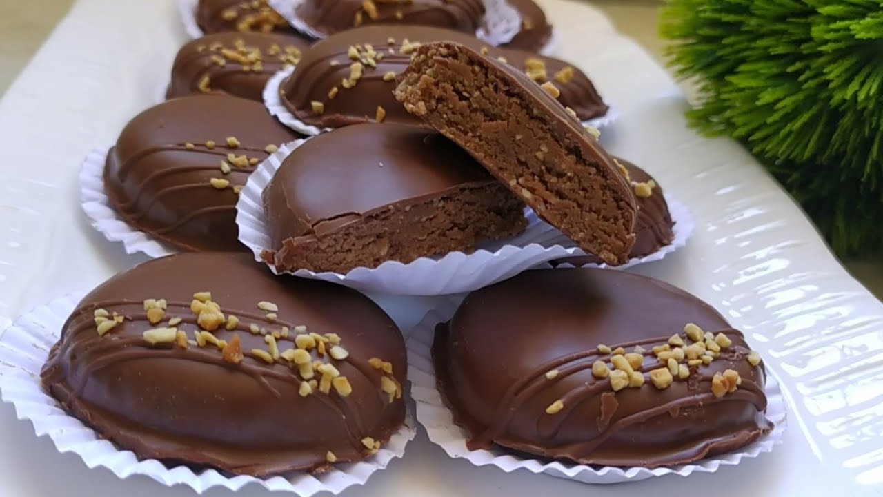 حلوة بدون طهي بالفرينة المحمصة واللحظة( حليب مجفف)  المحمصة مذاقها روووعة وتوجد في 10 دقائق