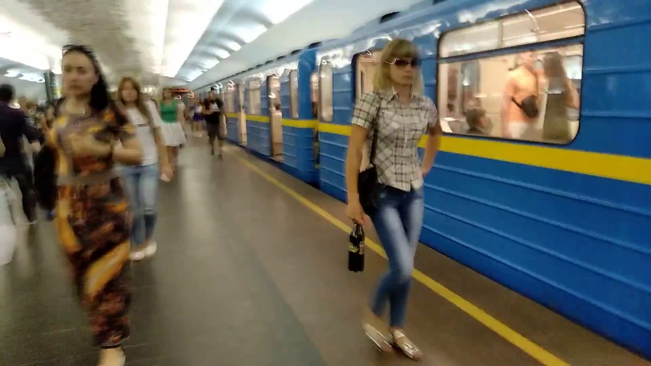 🇺🇦Метро Киева, поездка «Площадь Льва Толстого»–«Минская» // 5 июня 2018 года.