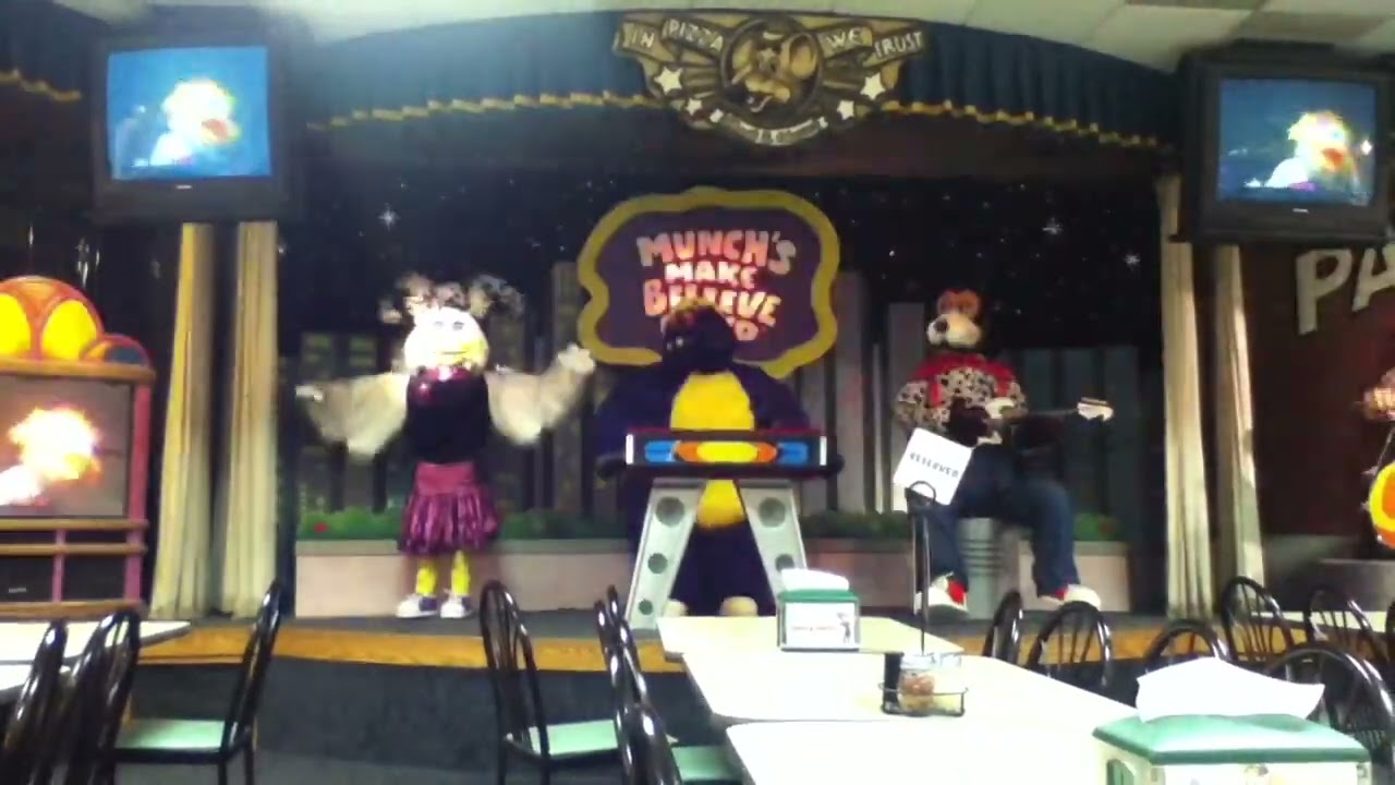 Chuck E Cheese: Fargo, ND Fall 2014 [I Knew You Were Trouble]