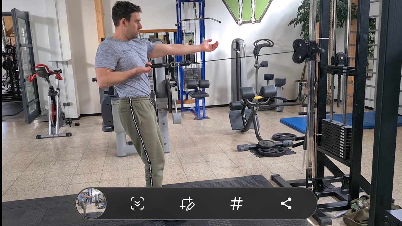 Einarmiges Rudern am Kabelzug - Park Workout Area