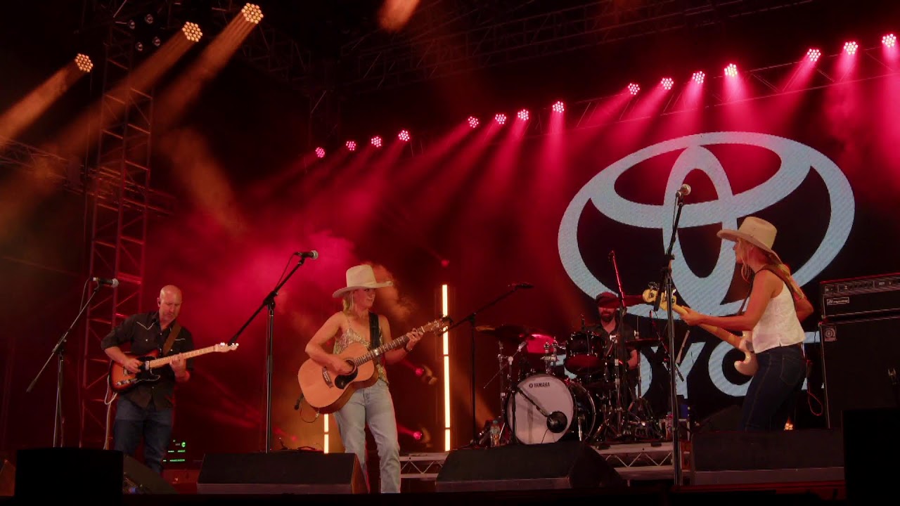 Watch the Sunny Cowgirls Girl's Night Out LIVE from Toyota Park!