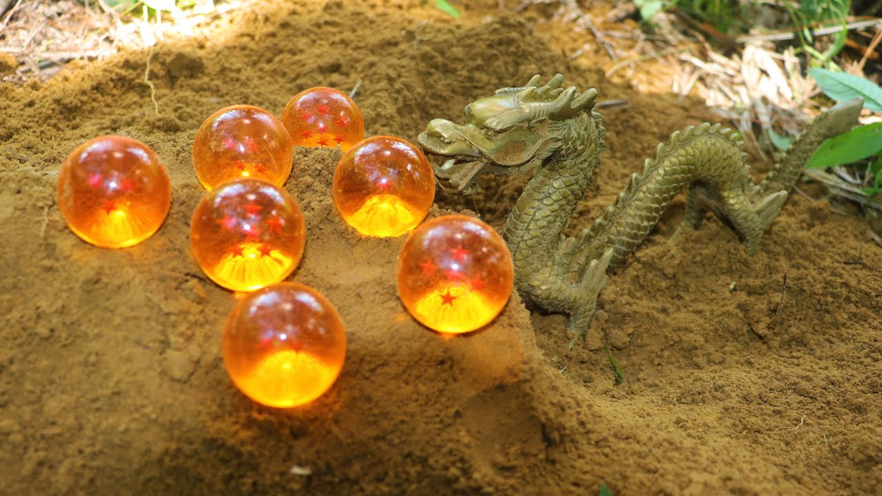 Metal detectors secretly discover the oldest antiques in various styles, Dragon Ball