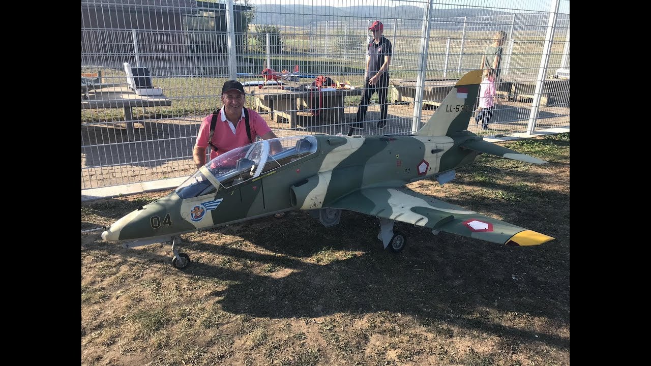 BAE HAWK 1:3,5 Tomahawk Design (Länge 3,49m)
