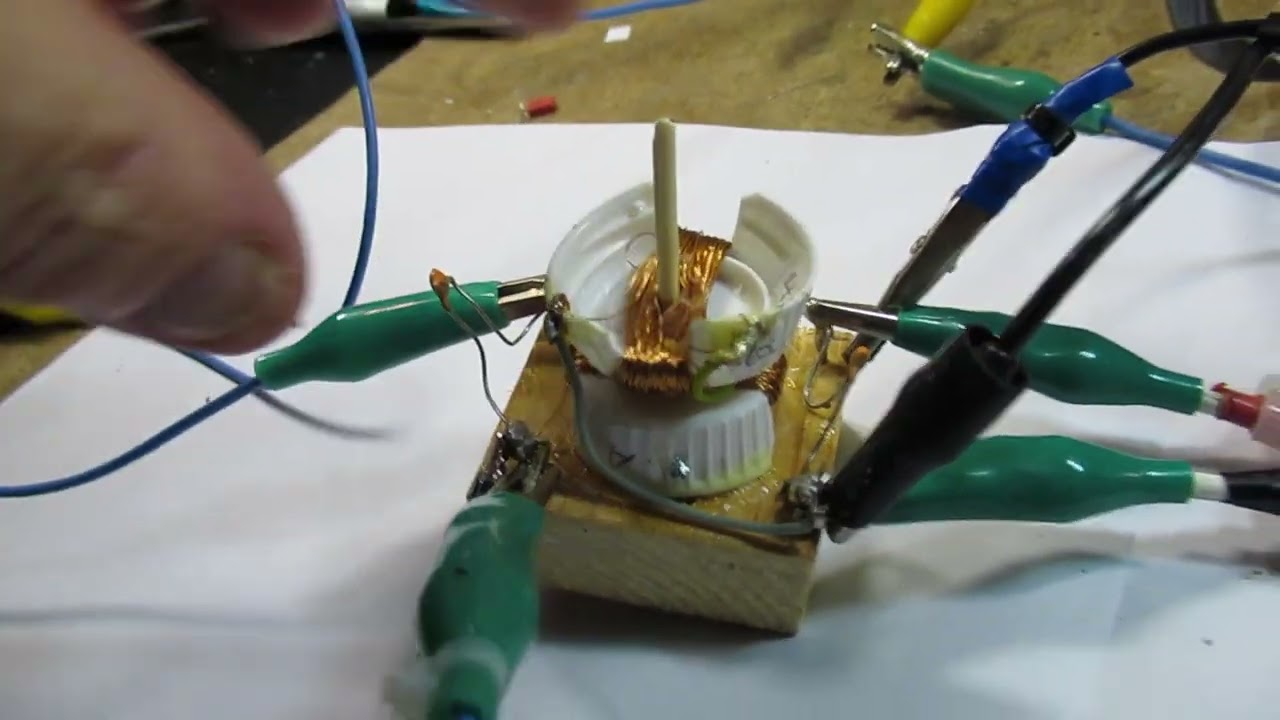 Electromagnetic coupling of radio coils by turning their direction 180 degrees & up down, experiment