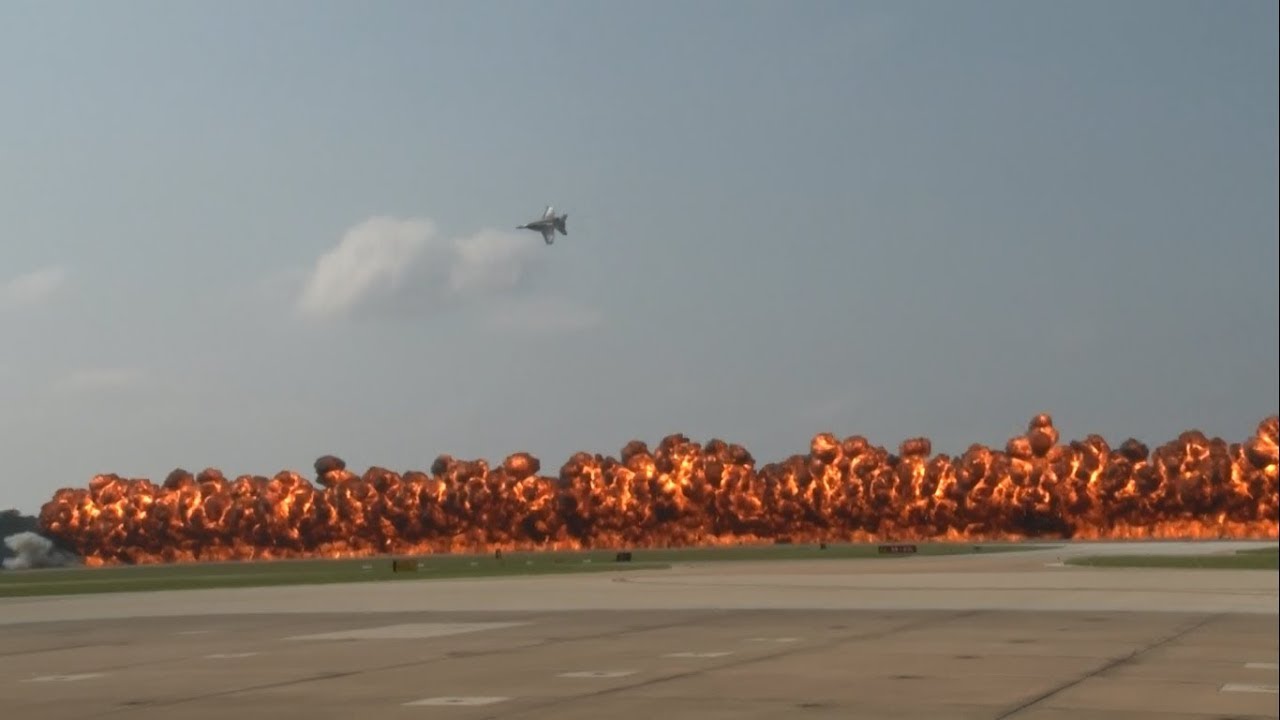 2018 NAS Oceana Airshow - F/A-18F Super Hornet Demonstration