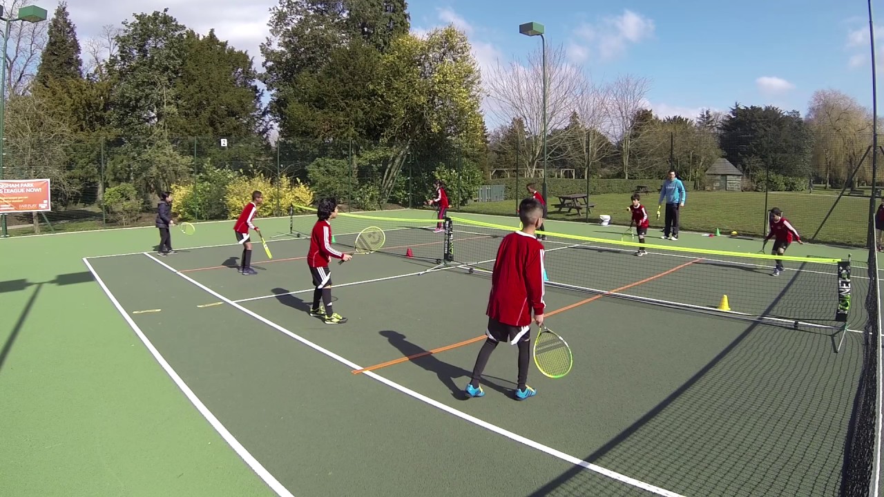 Games to play with large tennis groups - Bump