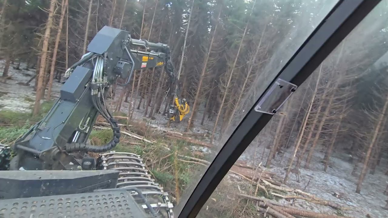 Kausi loppumaisillaan Kanadassa. Ponsse Beaver H6