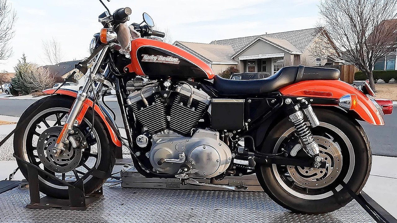 A Walkthrough of the Channel's 2001 Sportster XL1200S Sport