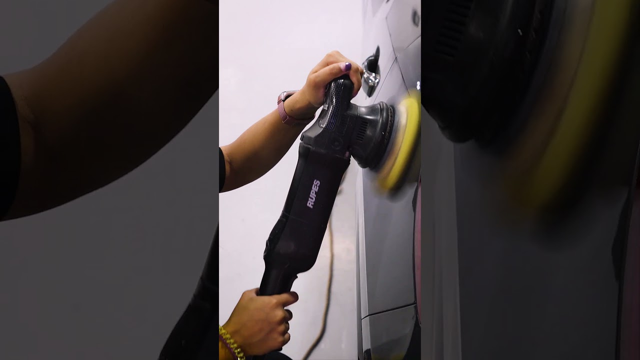 Revamp your weekday commute with our premium car protection and wash services! 🚗