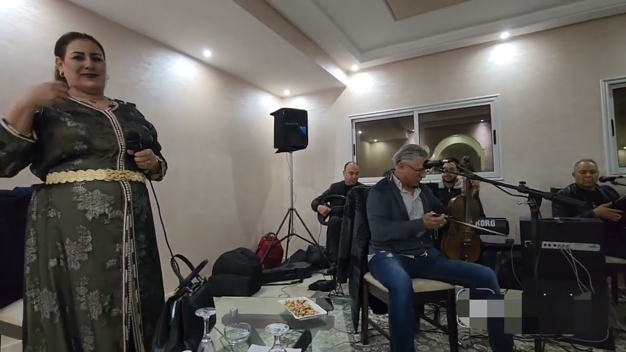 استمع لعيطة 
