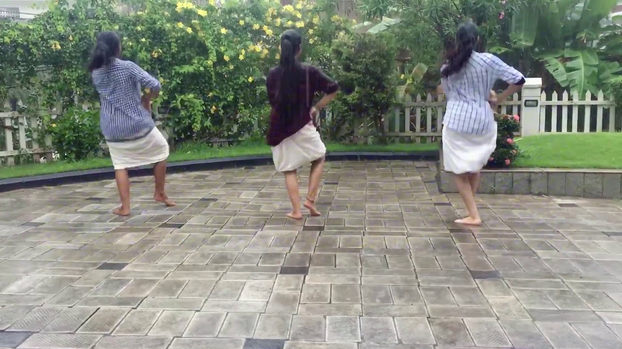 Jimikki Kammal Dance in Rain | Velipadinte Pusthakam