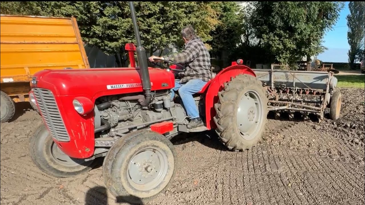 Massey Ferguson 35X and 732 disc drill