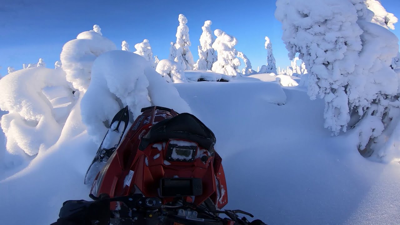 Moottorikelkkailua ummessa, Sodankylä freeride. 21-2, Polaris Khaos 155