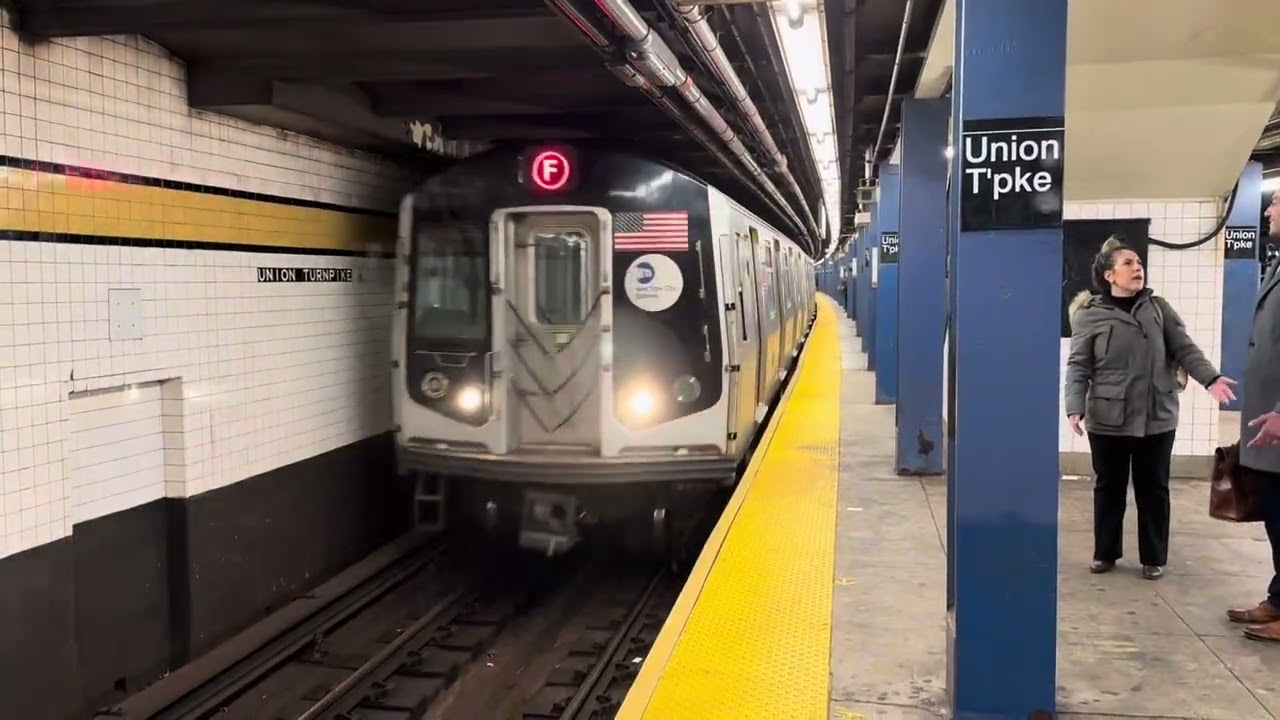 IND Queens Boulevard Line: E and F trains at Kew Gardens Union Turnpike