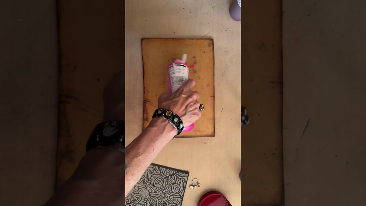 Create beautiful, subtle patterns on the gel plate
