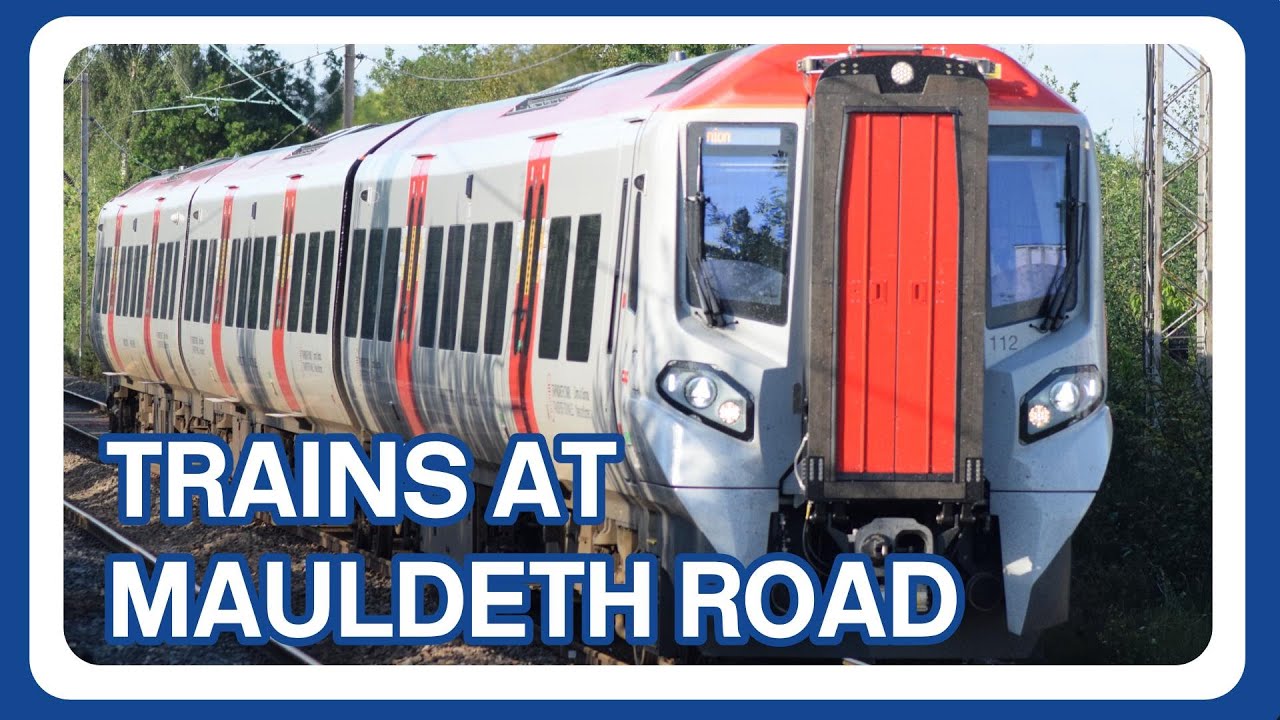 Trains at Mauldeth Road railway station (17/08/2023)