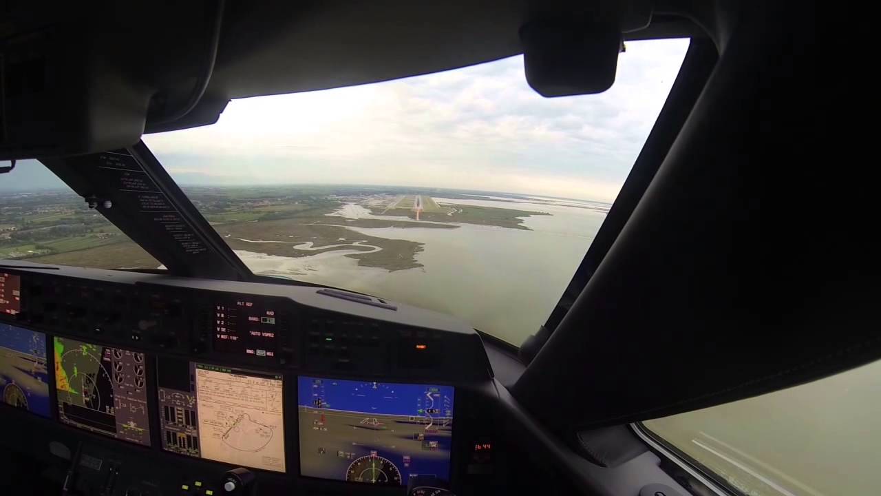 GULFSTREAM 650ER venice landing 2015