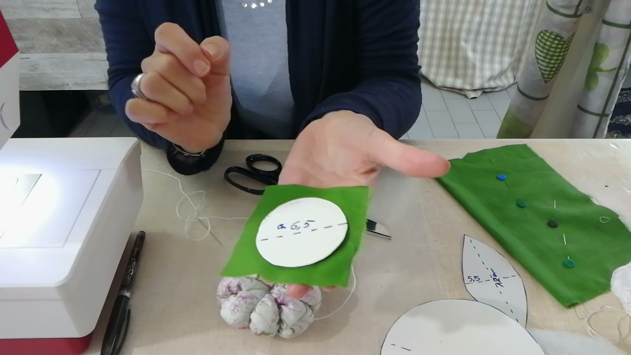 11🎀Fiore di stoffa con foglie, imbottito
