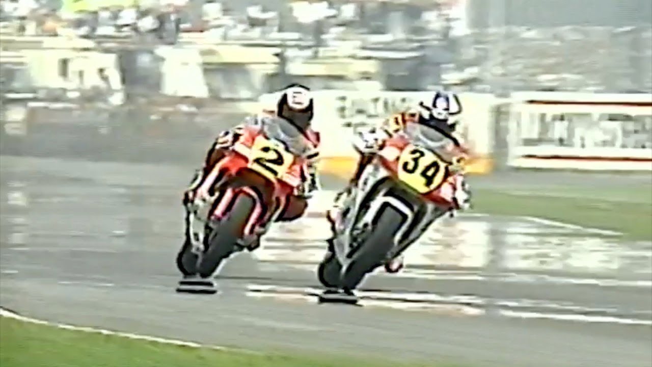 ☆ 1990 オランダ GP500 ③ ”W.ガードナーがホールショット スタート出遅れたK.シュワンツだがE.ローソンをかわしW.レイニーとのトップバトルに” WGP Rd.8 DUTCH TT