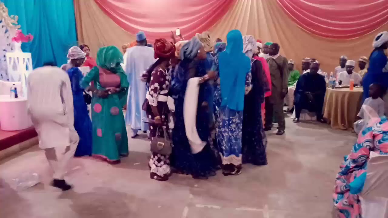 Biki Bidiri. iskancin Yaran Hausawa A Wajan Biki.