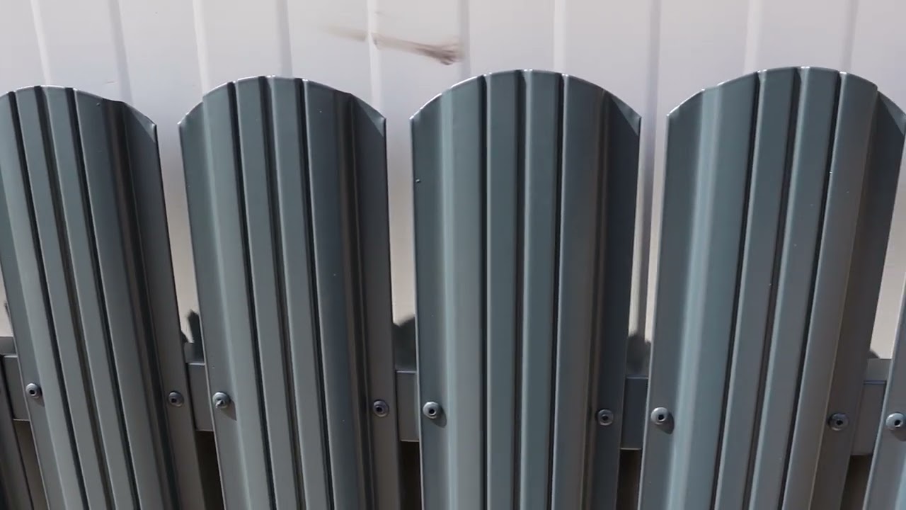 Gard șipcă metalică 0,6mm vopsit &icirc;n c&acirc;mp electrostatic HITPLAS.RO
