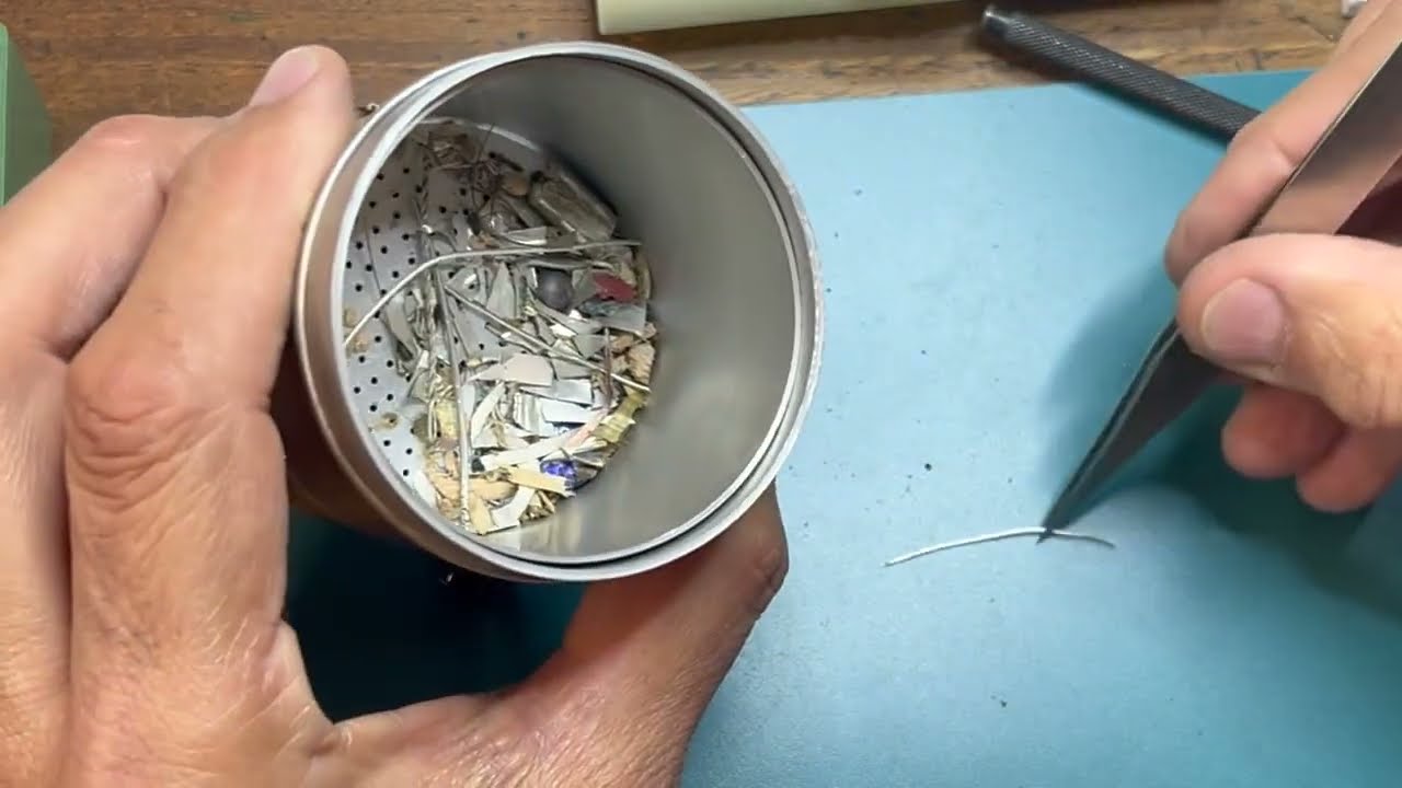 A new shaft for the lever of a Conklin fountain pen