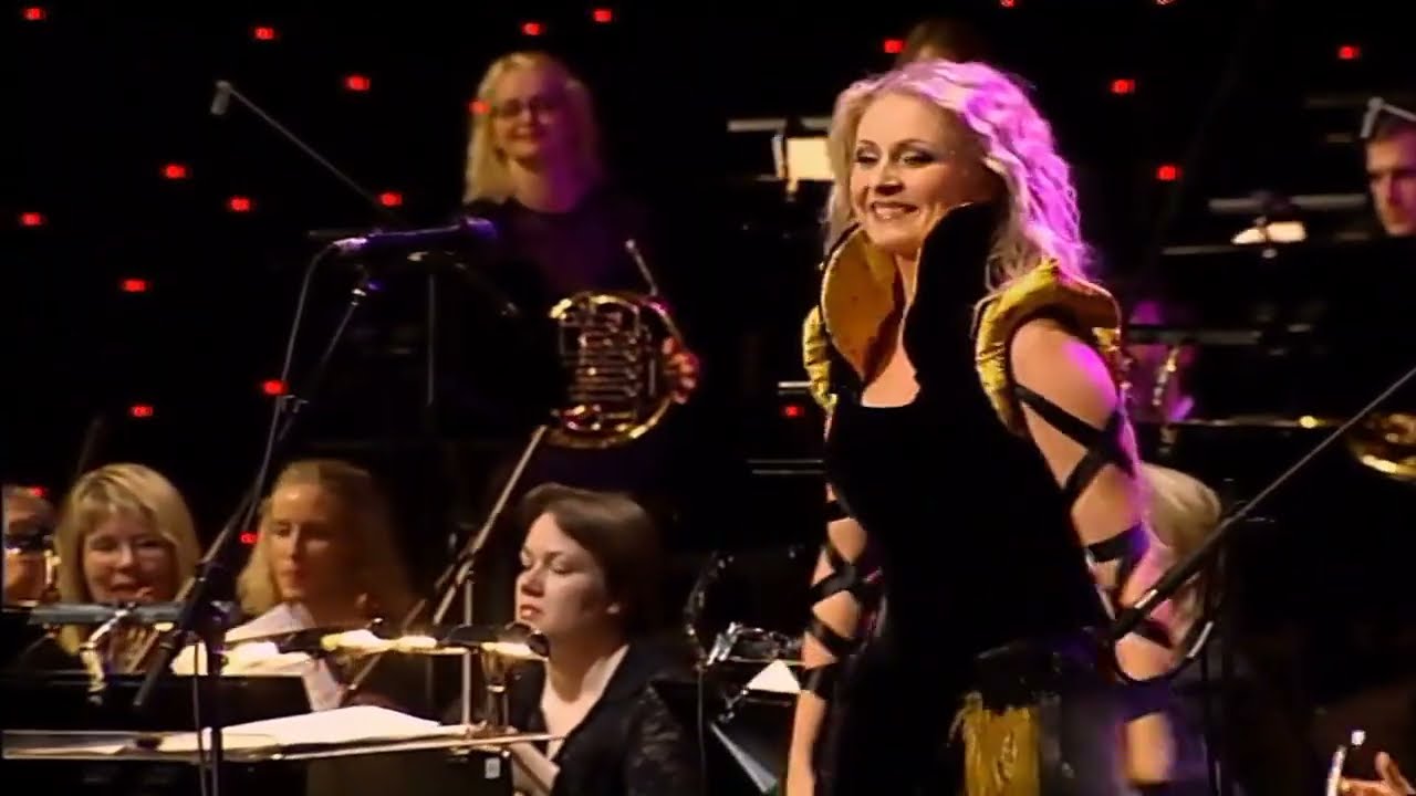 Eiv&ouml;r P&aacute;lsd&oacute;ttir - Heim&thorn;r&aacute; (live, 2006)