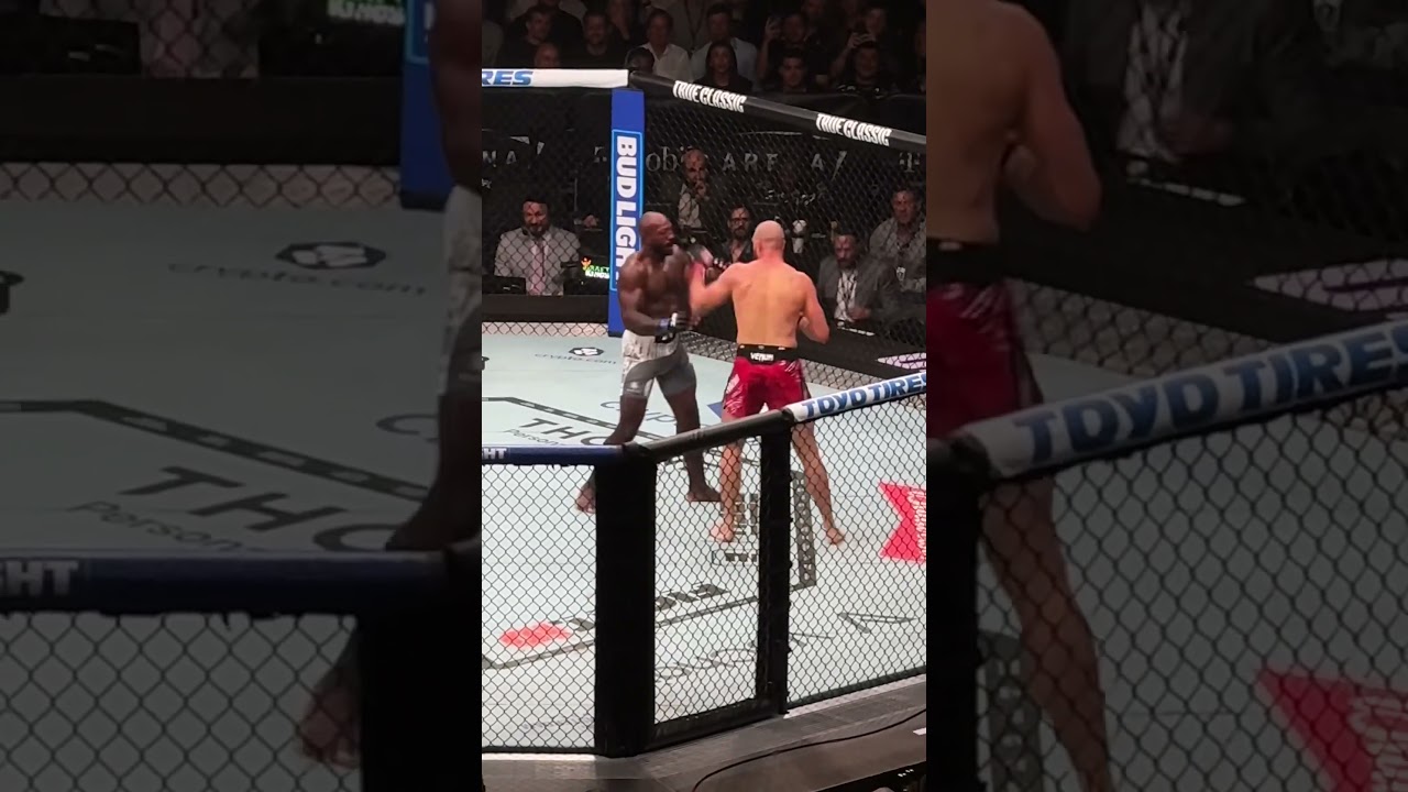 Jiri Prochazka vs Khalil Rountree Jr. KNOCKOUT