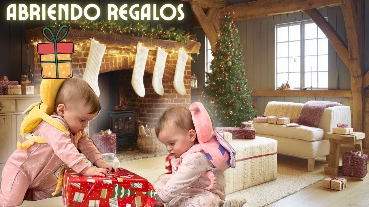 BEBES abren regalos en NAVIDAD