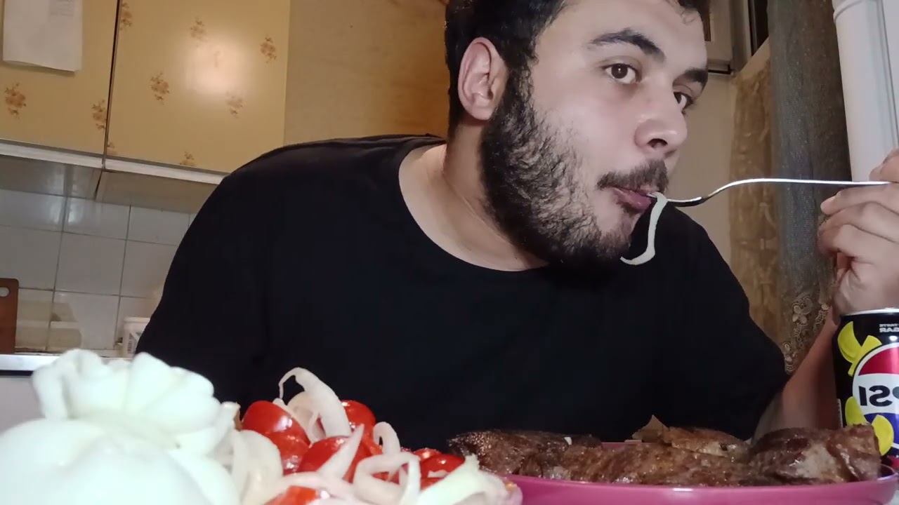 Mukbang|Мукбанг три вида стейка:Стриплоин,Тип стейк и стейк Минутка и Луковый салат 