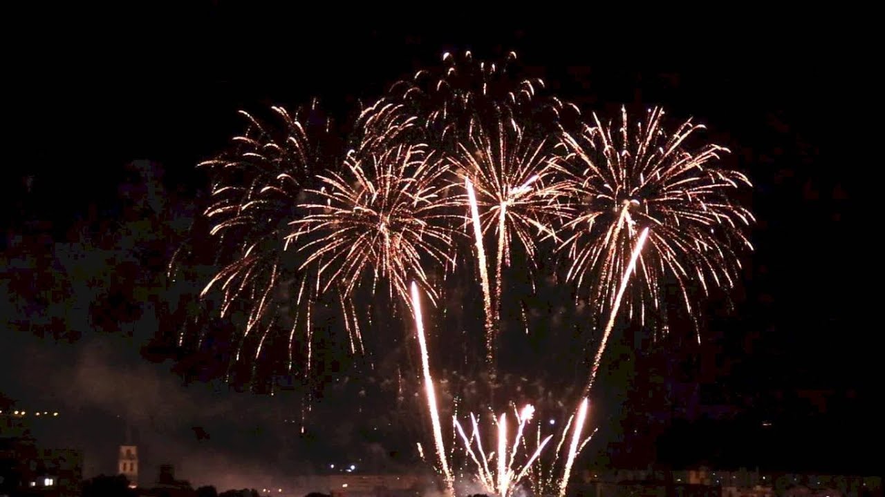 Alcalá de Henares despidió sus Ferias 2025 con un gran espectáculo de fuegos artificiales