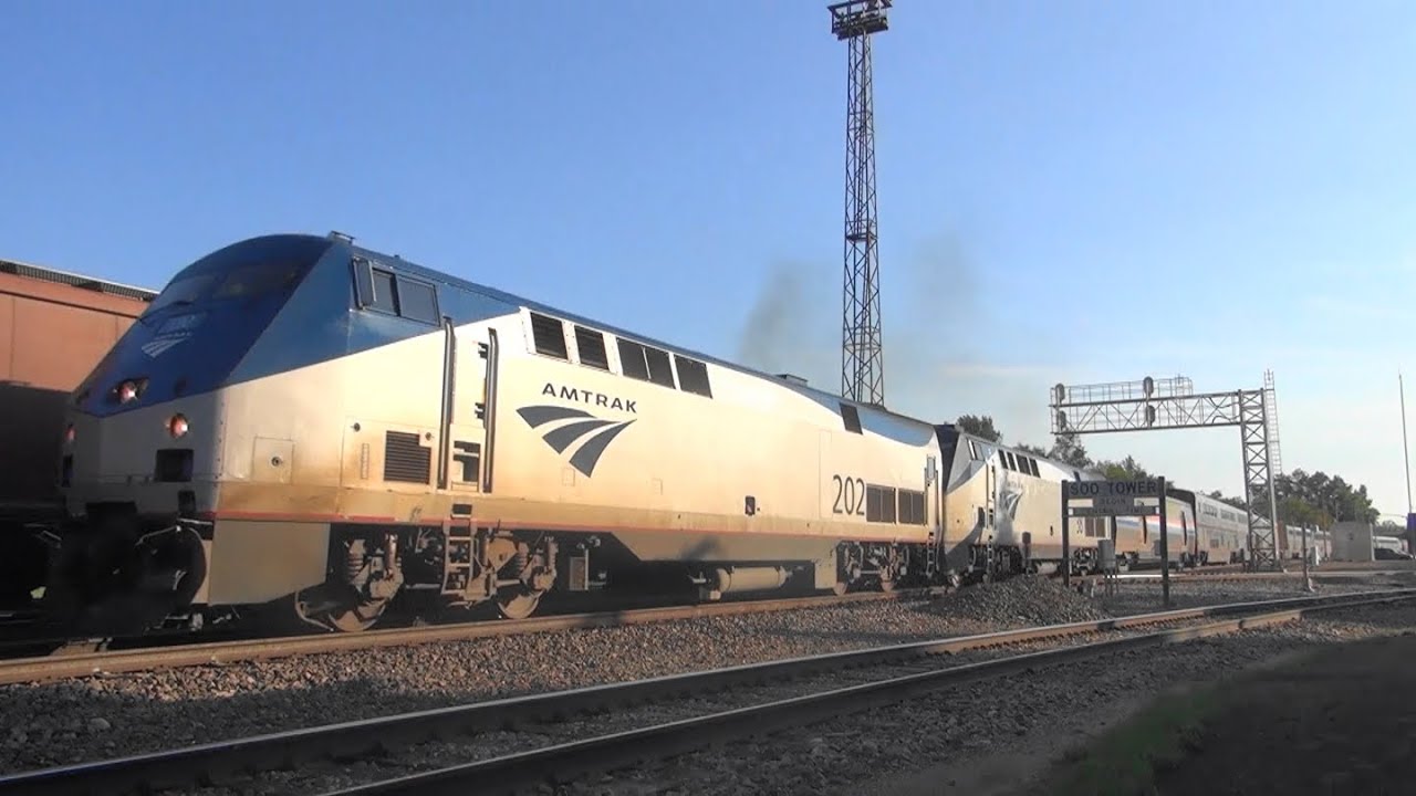 AMTRAK EMPIRE BUILDER IN MINOT, ND