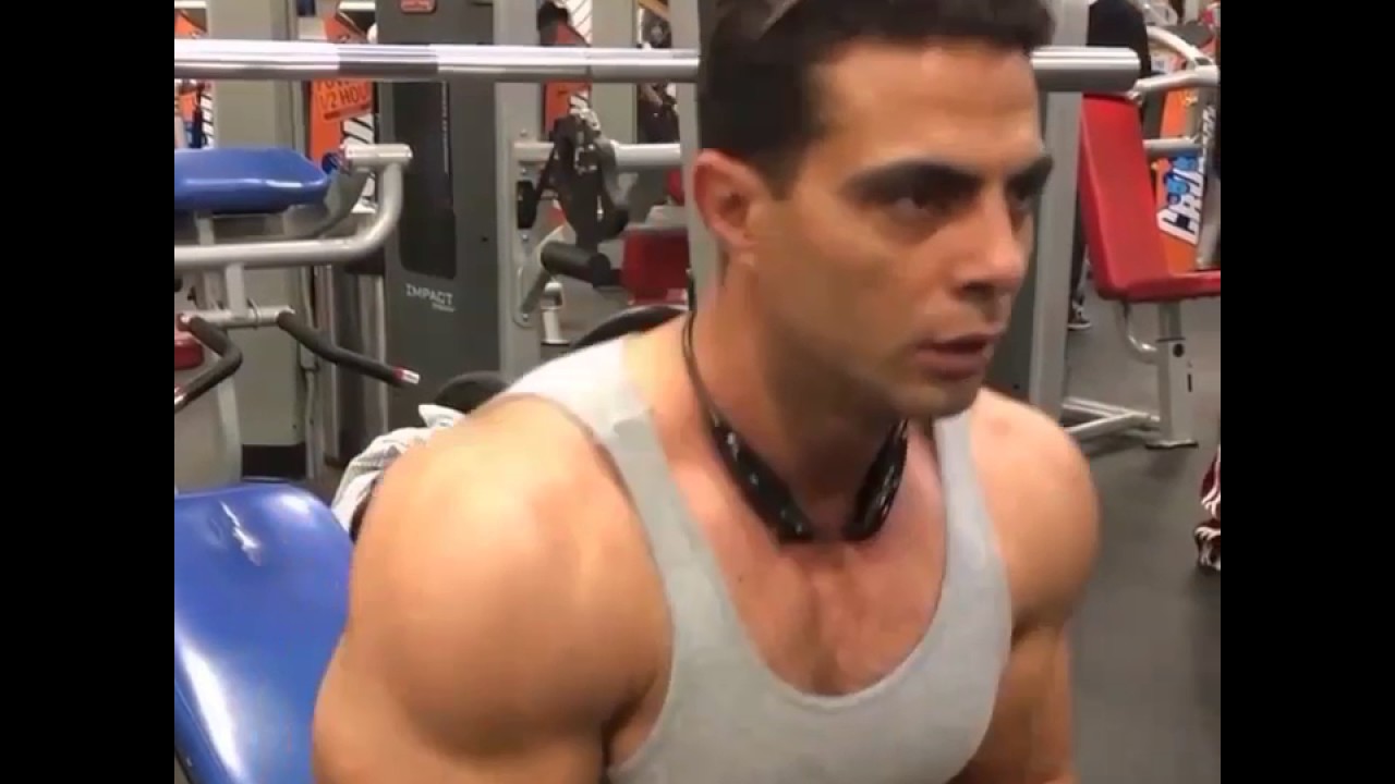 Tamer Elshahat.  Chest & shoulders