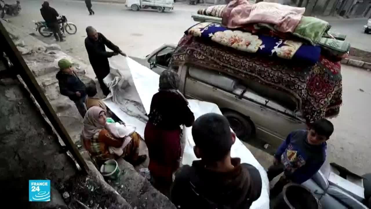 نازحون إلى إدلب وينزحون منها إثر المعارك العنيفة في المحافظة