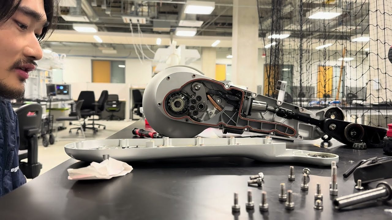 [YC’s Vlog #261] Unitree B1 Robot Leg Break Down (July. 28, 2024)