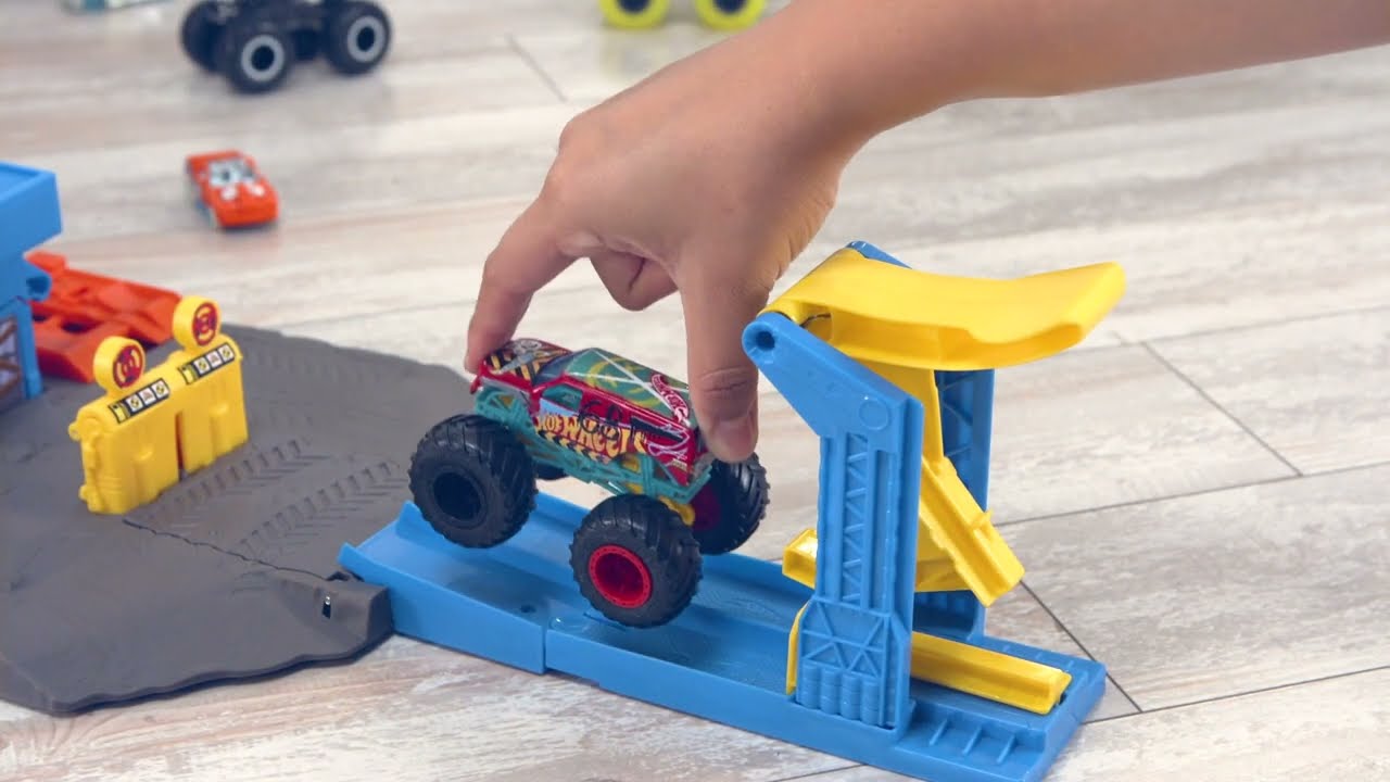 Hot Wheels Monster Trucks Blast Station Playset and Cars