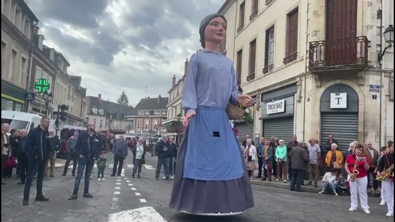 497èmes foires d'Orval de Saint Amand Montrond - Les géants de Flobecq