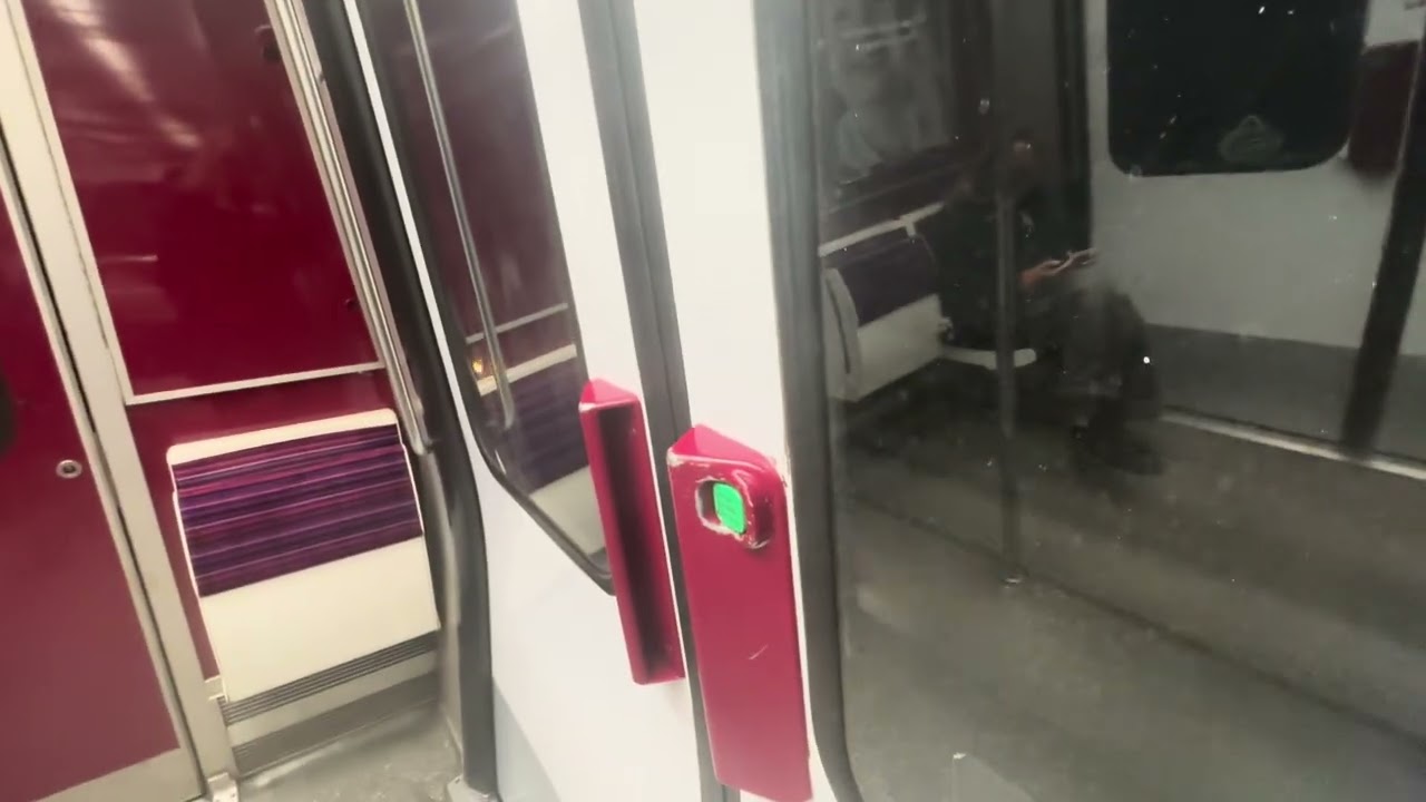 Journey on Paris Métro line 7
