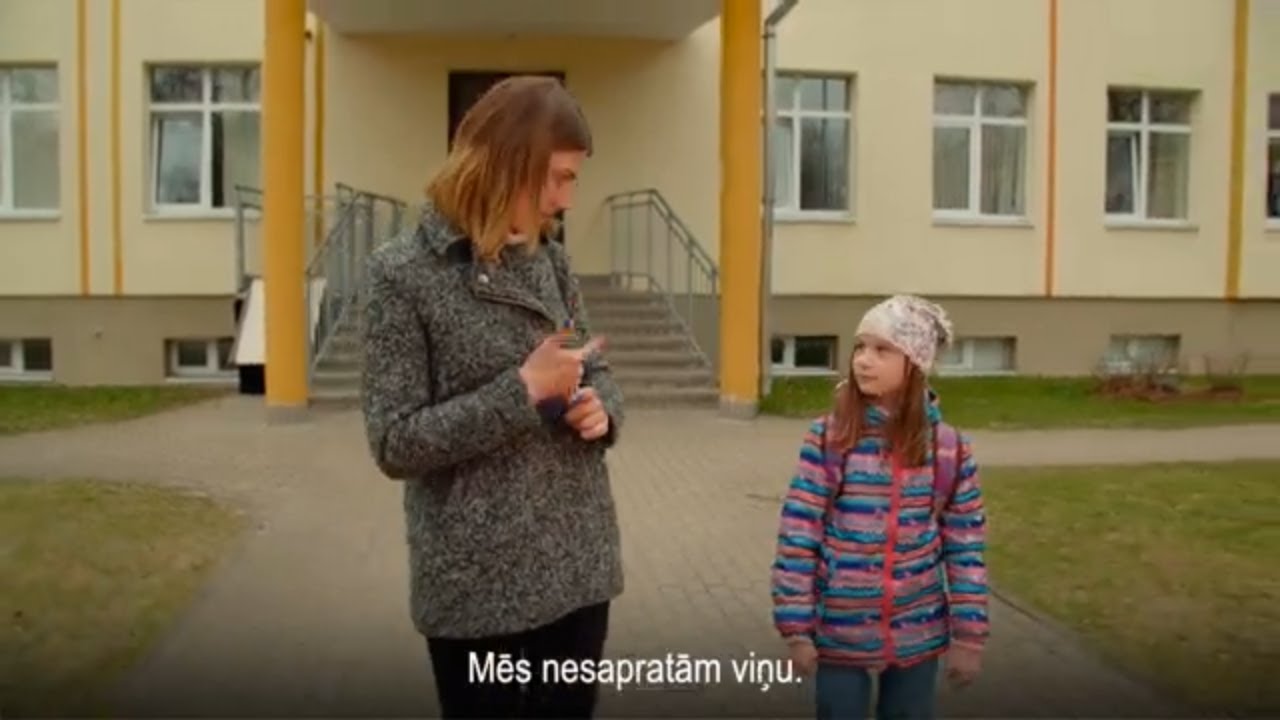 Video stāsts-nedzirdīgo bērnu audzinā&scaron;ana Video-story deaf children Видео-воспитание глухих детей.