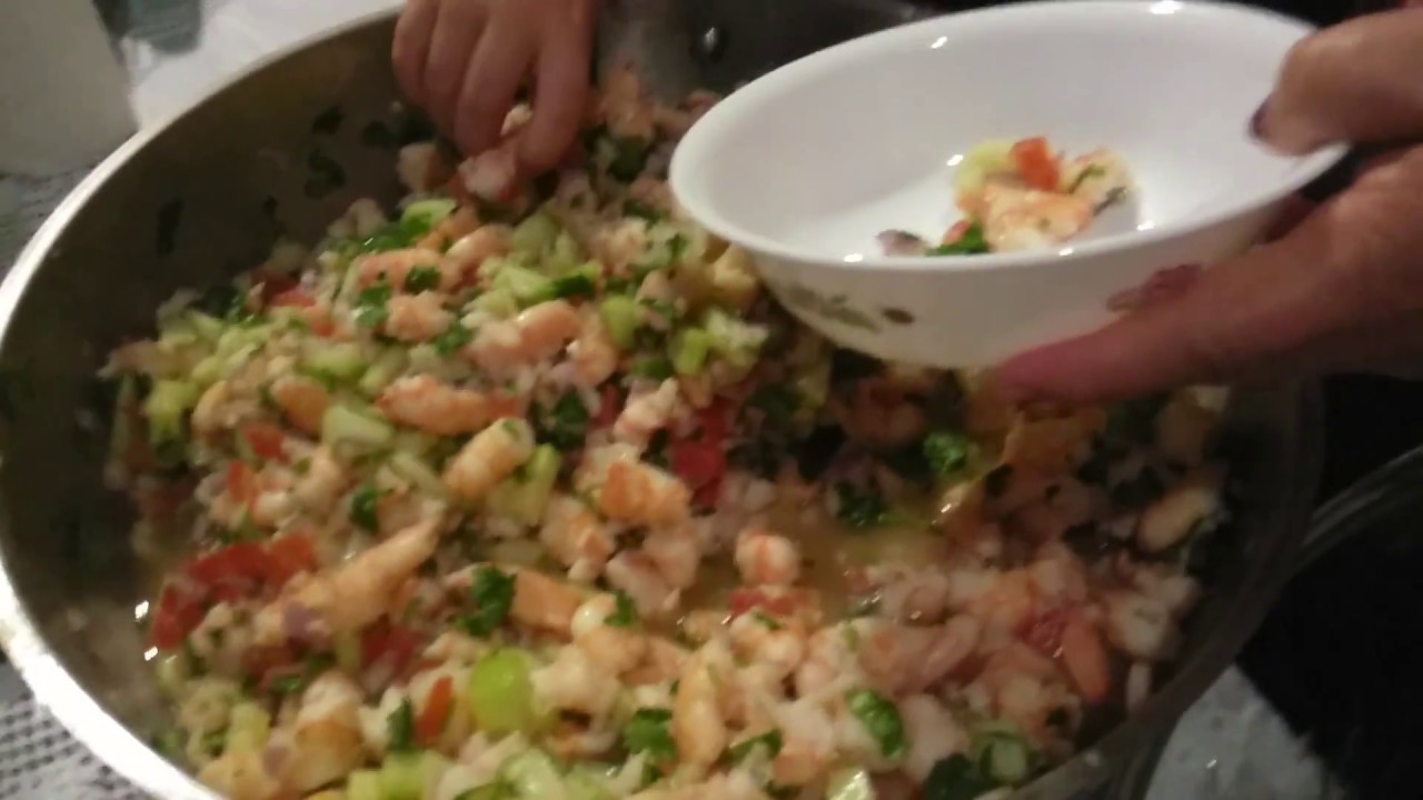 Cocinando un poquito Mariscos con cocos