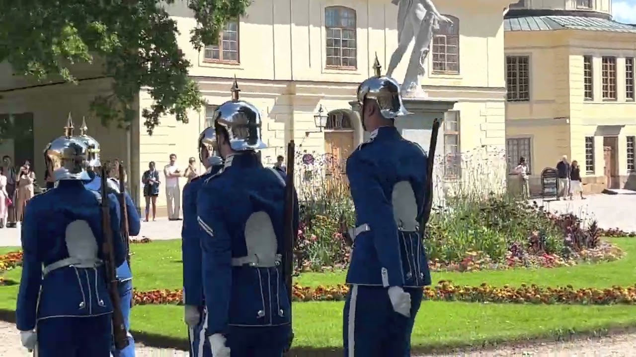Drottningholms Slott vaktavlösning. 2022-07-24 Livkompaniet-Livskvadron