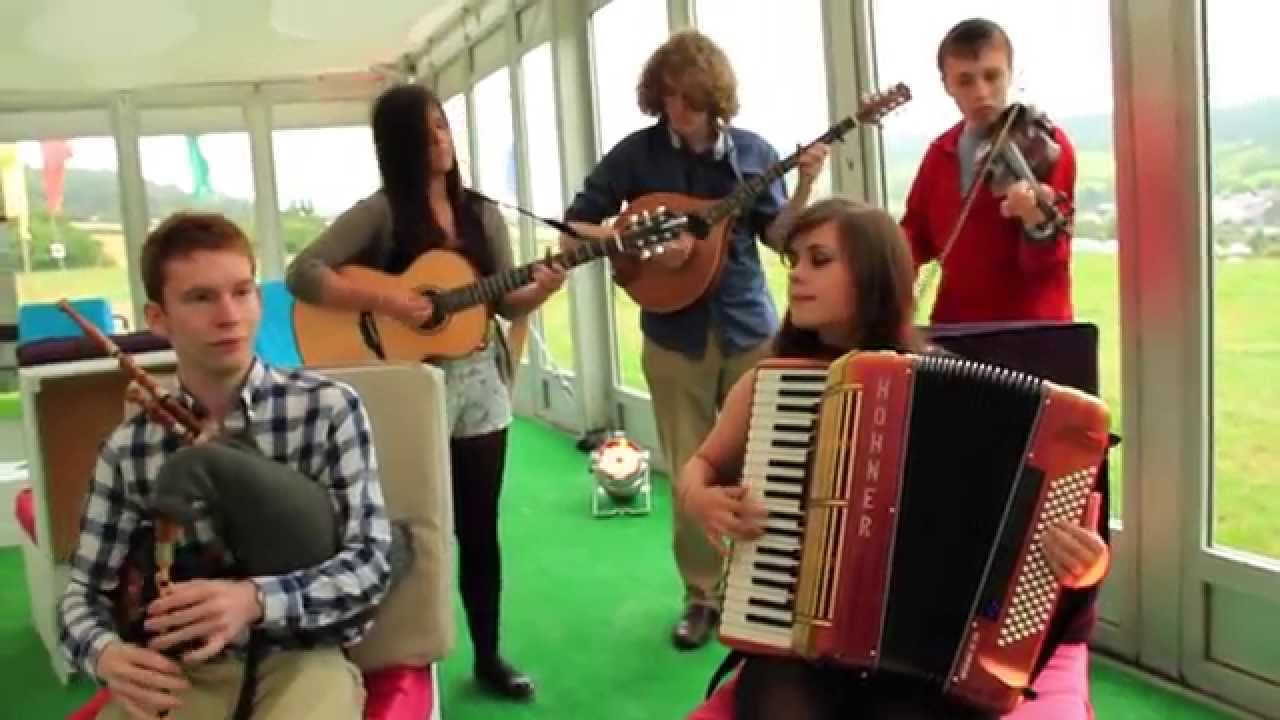 A set of tunes from The Fèis Rois Ceilidh Trail (Sidmouth Folkweek 2015)