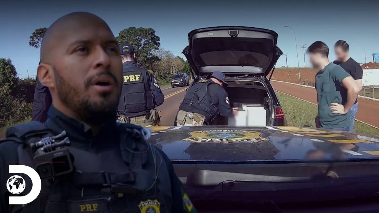 Dois veículos suspeitos são interceptados na estrada | Operação Fronteira Brasil | Discovery Brasil