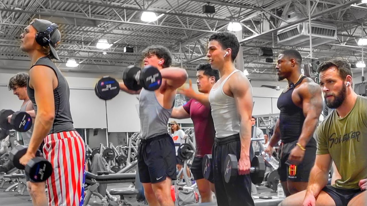 Elite Lifters Hype Up Strangers Prank 👀